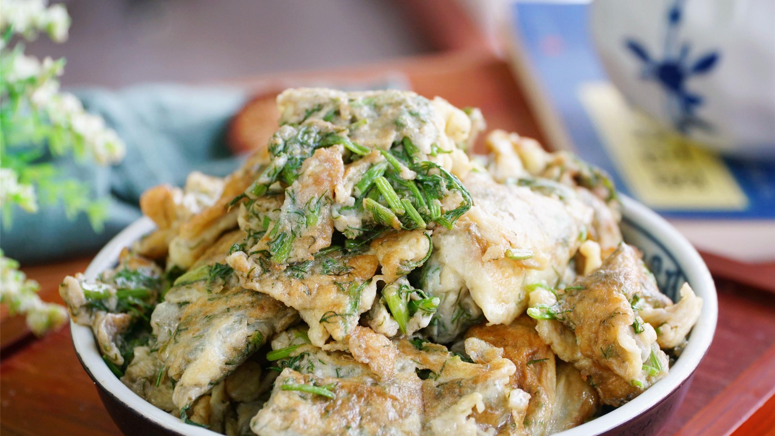 炒鸡蛋|三伏天，遇上这菜别手软，买一把切碎炒鸡蛋，增强食欲对脾胃好