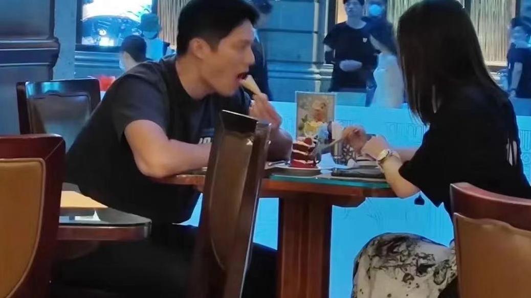 吴永恩|吴永恩低调探班王子文，在片场从天亮等到天黑，为女友甘之如饴