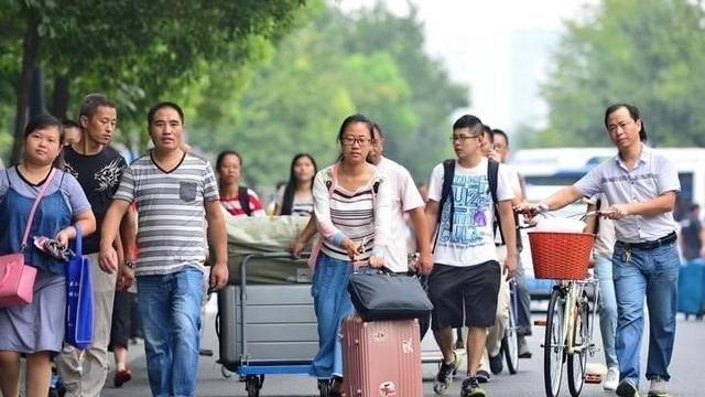 雪落无尘谈|过来人：为什么上了大学，感觉比高中还要累？原因只有两个字