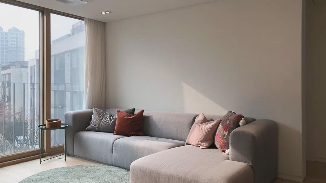 买完房，装修几乎没有预算，简装就入住，却被朋友夸有品位