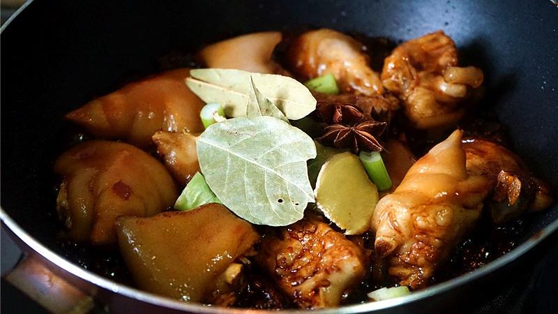 胶原蛋白|比打针管用，掌握食补秘诀，做上一碗红烧猪蹄，补充满满胶原蛋白