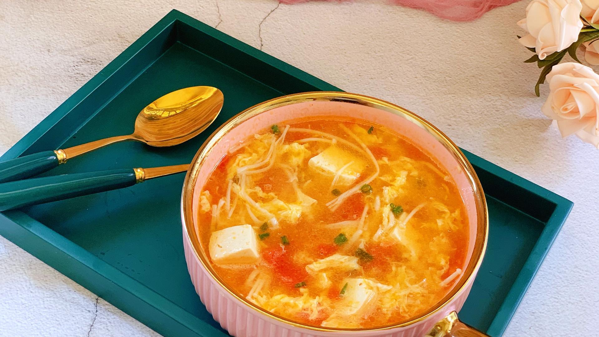 番茄|天冷多喝汤，分享一道家常番茄豆腐汤，味道鲜美，营养丰富