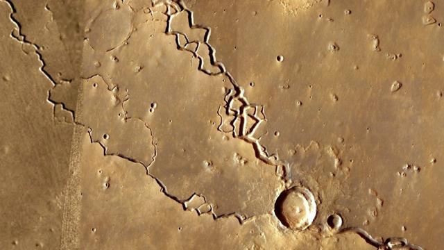 火星 在火星上发现了水，难道真的存在生命？探索者用证据将谜团解开