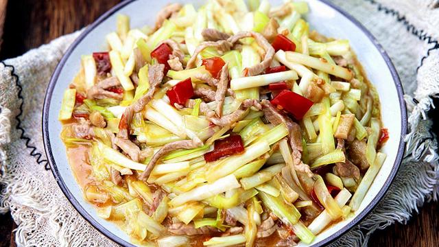 酱油|韭黄炒肉丝很多人不会做！诀窍告诉你，肉丝细嫩韭黄脆香