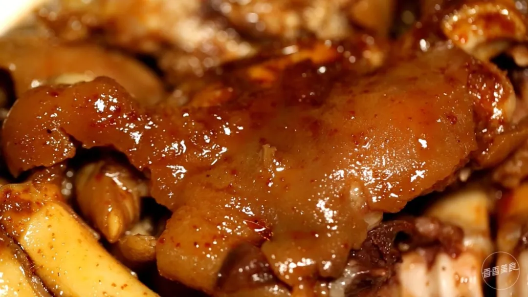 五花肉|35年老馆子里的麻辣味儿，还藏着让人意想不到的吃法