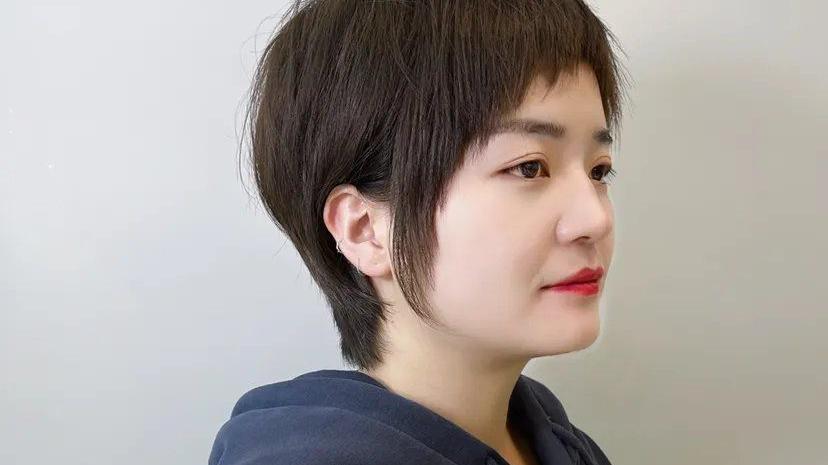 短发 发型无论怎么剪，短发还是我最爱，利落时尚很百变