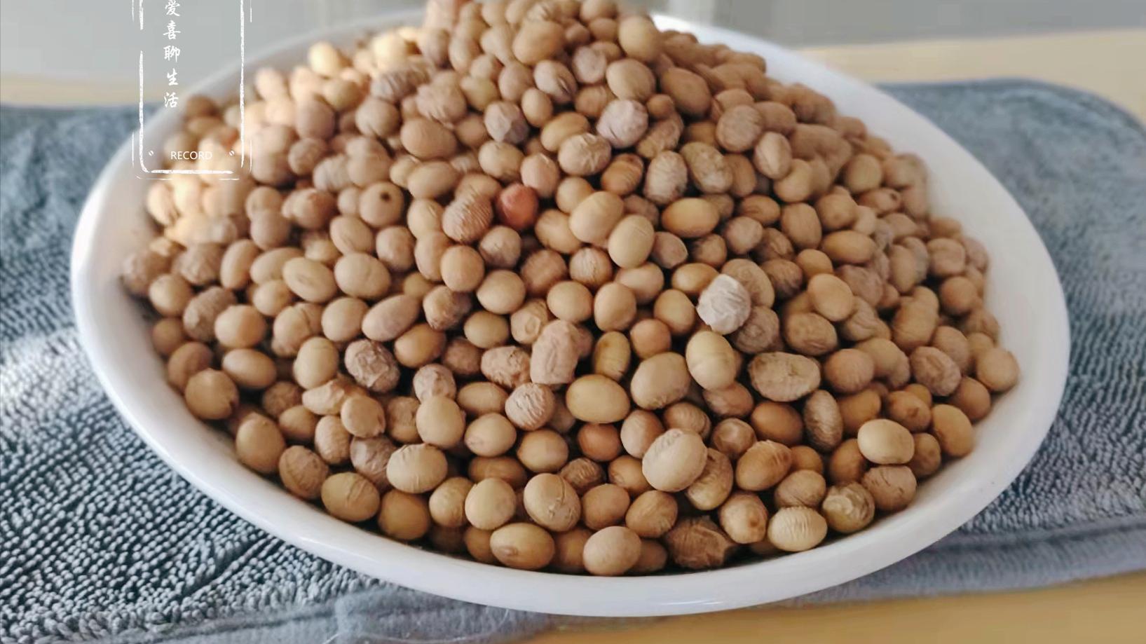 黄豆|市场遇见它我准买5斤，锅中一炒松香脆爽，存起来随吃随取真方便！