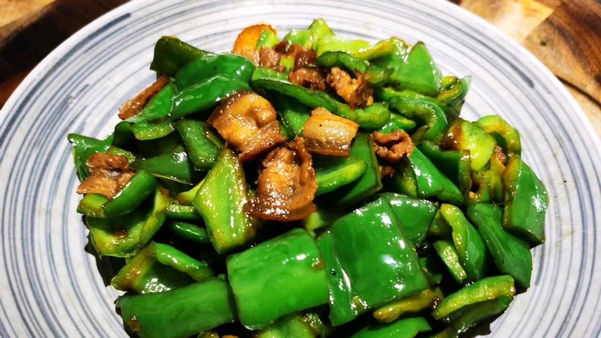 青椒|别看这菜不起眼，它是血液垃圾的“克星”，中老年人要多吃