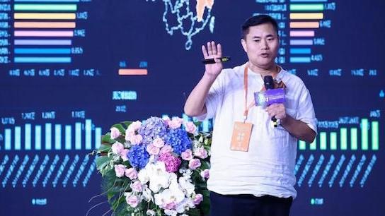 冰糖|海底捞迎来“搅局者”：这个河南人靠卖火锅食材，4年开出7000多家门店