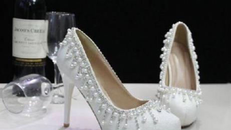 泡沫说情感|心理测试：哪一双鞋你结婚时最不想穿？测你和另一半是不是孽缘？
