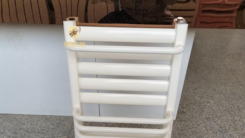 家中卫生间用的暖气片是什么样的？