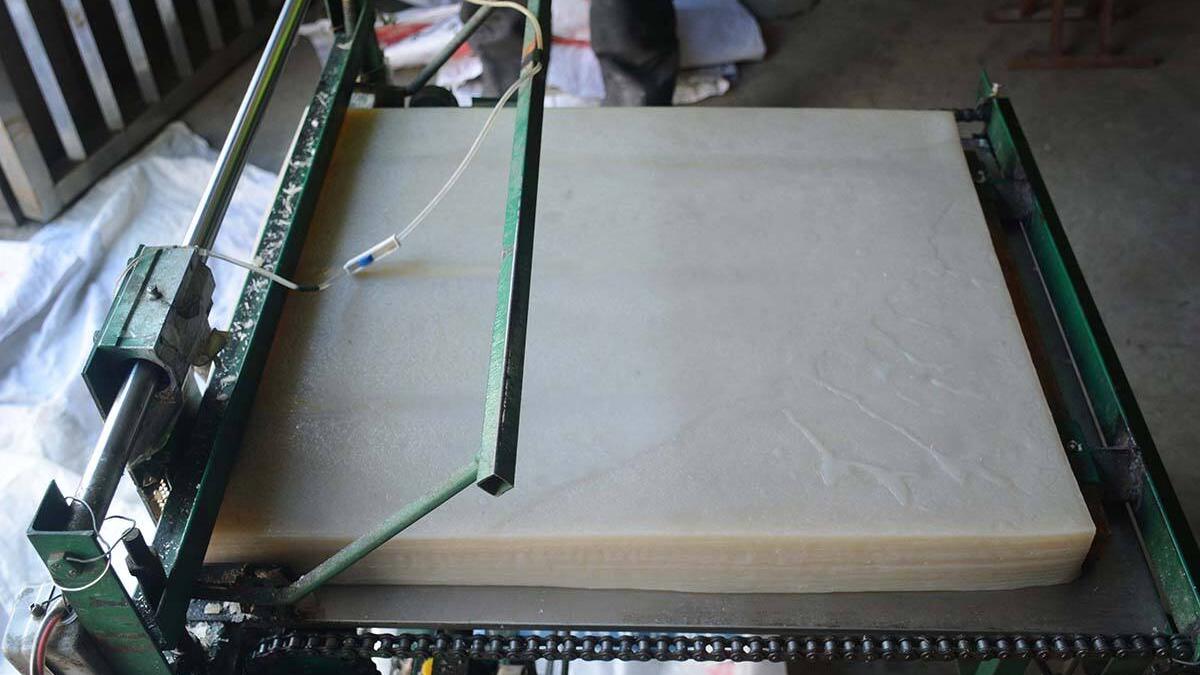 机器|山村大叔做1行20年，天天给美食“挂水”，村民称挂得越多越好吃