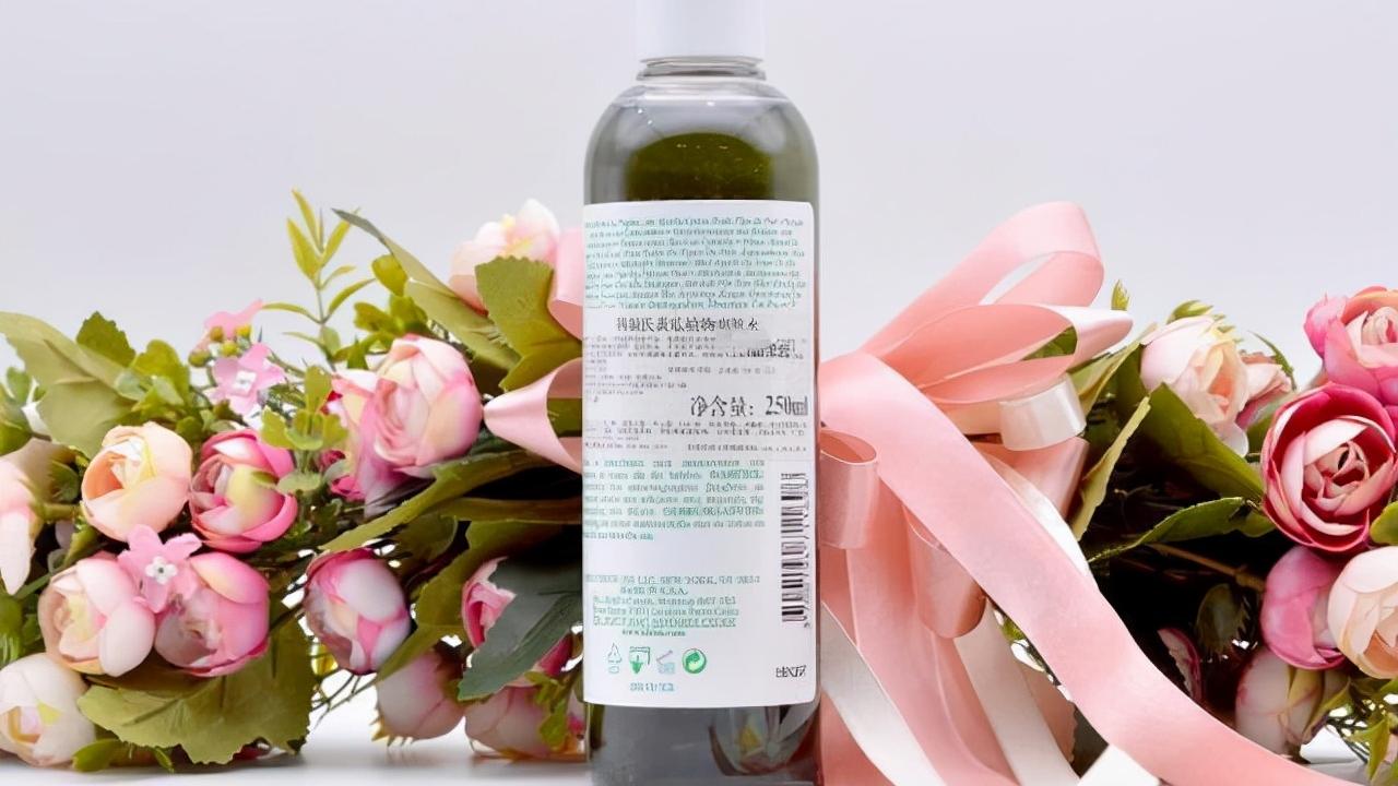 补水 冬天更要补水啦，不然皮肤干燥就难抢救了！