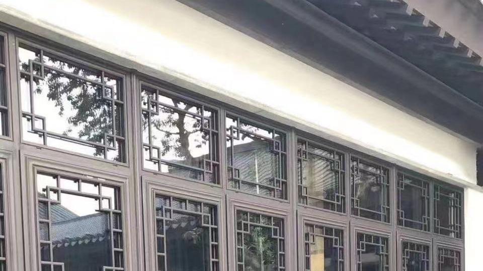 复古铝合金门窗品质有保证，提供上门安装服务