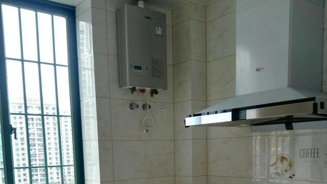 新房瓷砖花10万、人工费5万，如此气派居然被吐槽像古墓，郁闷