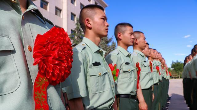 精进者er|我当兵两年退伍回家，女友父母把她反锁在房间，逼她嫁给有钱人