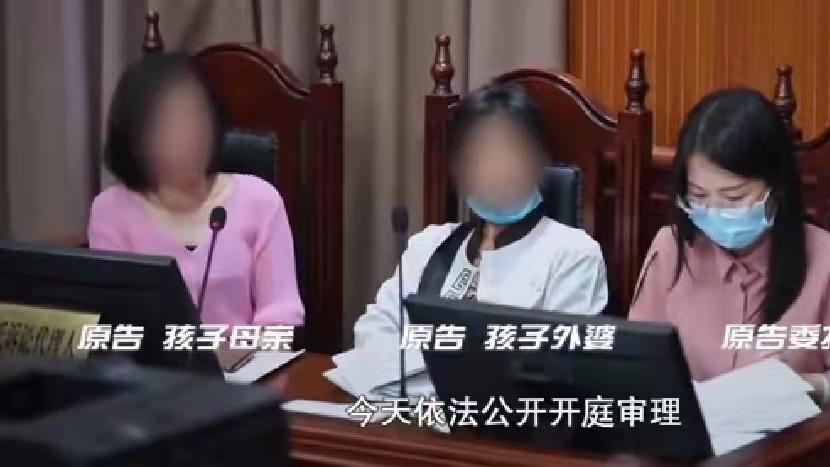 李昕言温度空间 双胞胎不是同一个父亲？鉴定者：这种情况要满足3个条件，概率低