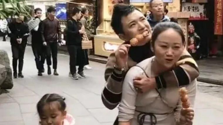 涅槃情感树洞|这个男人没有腿，竟然也玩起了“劈腿”，网友：眼界大开
