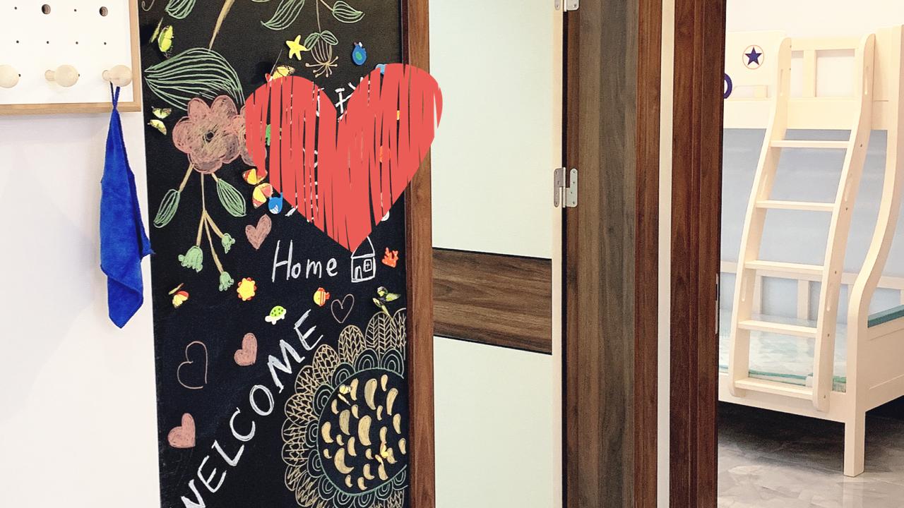 她家的地台榻榻米和电视墙火了，虽然只是简装，却是全小区的典范