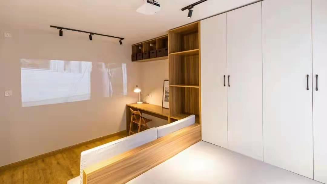 一个儿童房间，满足娱乐，书房，加卧室？