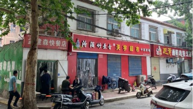 快餐|郑州路边的快餐小店，9元有肉又有菜，20多年不倒只因老板太实在