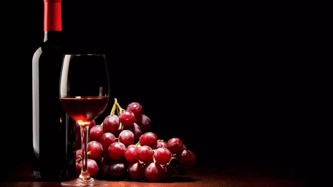 葡萄酒|葡萄酒瓶身带“这行字”，千万要少喝！明摆着的假酒，内行人才明白