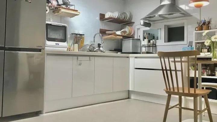 晒她60平老房子，翻新硬装却不动格局，看完大家都夸太高级了！