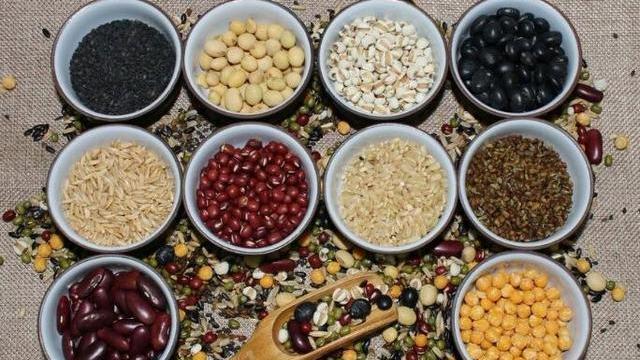 燕麦|5种杂粮或可越吃越瘦，燕麦上榜，榜首常被忽视，有你喜欢的吗？