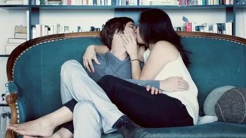 女人这三个表现是在暗示你，我们可以有关系