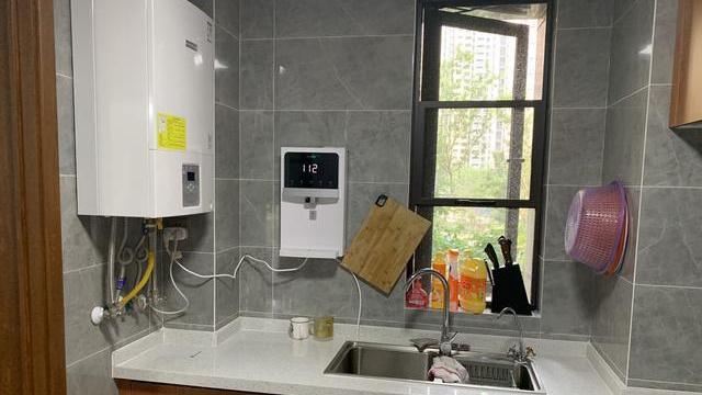 新房入住不到一周，晒到群里就被朋友吐槽电视墙丑，这是真的吗？