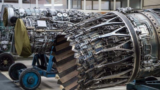 俄罗斯产品30发动机改进型亮相，美国F-135让位，中国航发还需努力