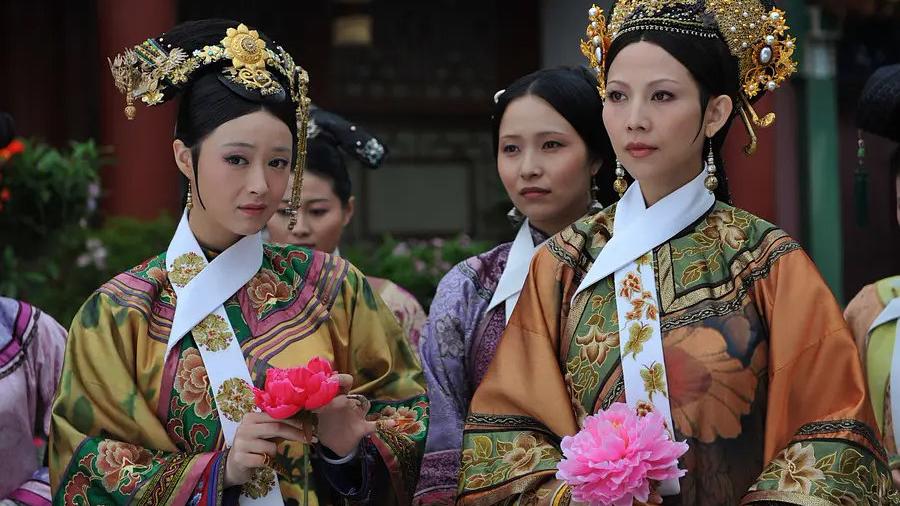 花影故事 重温《甄嬛传》才发现：那个心狠手辣的皇后，真的很苦命！