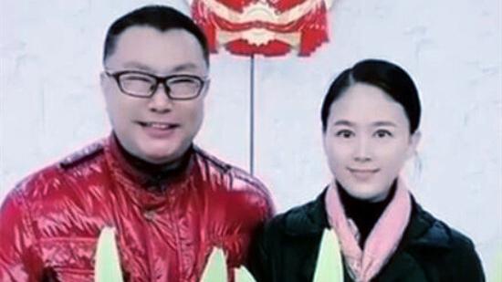 幽默搞笑神回复|51岁尹相杰小16岁娇妻罕见同台献唱，配合默契大秀恩爱