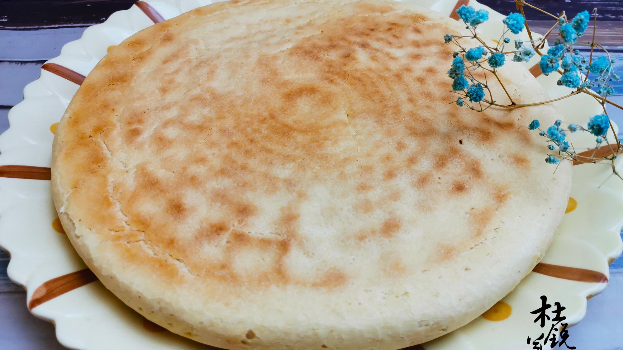 锅盔|陕西八大怪烙馍像锅盖，在家做的大锅盔越嚼越香，用行动支持西安