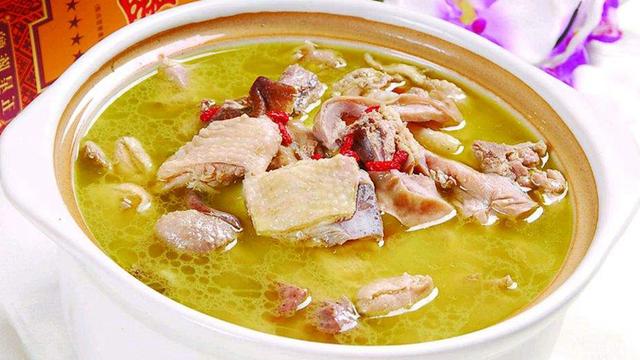 鸡汤|老母鸡汤要这样炖煮才好喝，鸡汤鲜美鸡肉嫩滑，原汁原味又营养