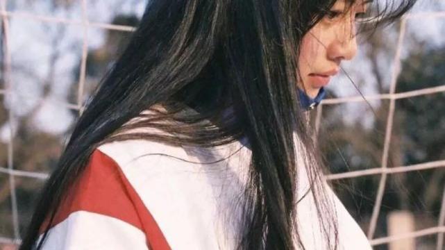 花落花潮 两性交往：当女人对你有这几种表现时，说明她爱你已经入骨了