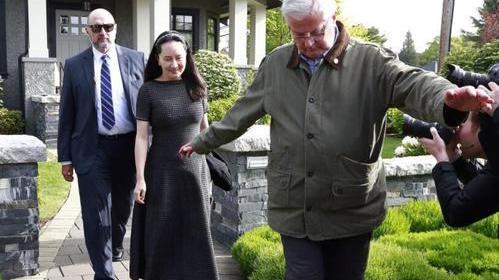 可爱的小猪就是我|孟晚舟被软禁VS姚安娜被富养：为什么既懂事，又受伤的总是长女