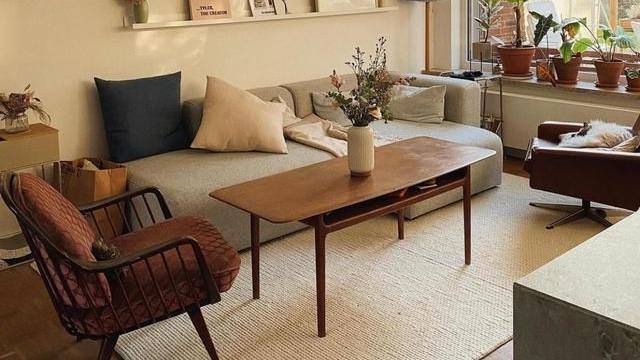 53岁阿姨晒郊区自建房火了：门前庭院，绿树成荫，全村最特别！