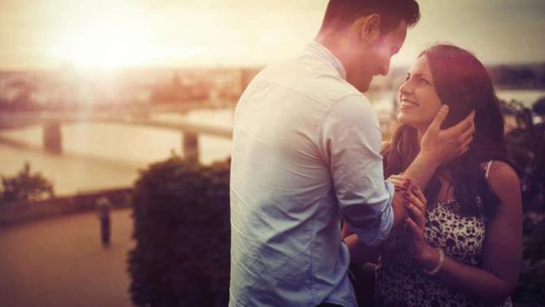 黑梨情感|假如，一个男人这样待你，一定爱你很深