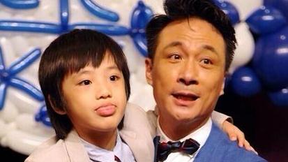 吴镇宇|节目中儿子受到永久性伤害，他怒撕芒果TV，如今儿子成了这样