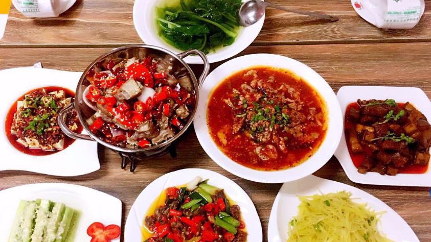 水煮肉片|饭馆“最受欢迎”的4道川菜，麻辣鲜香，好吃不贵，有你爱吃的吗