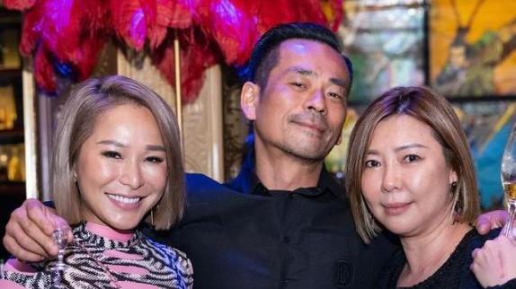 洗米华有多少钱，他说存款才几百万，但妻子衣帽间光鞋子就几百双