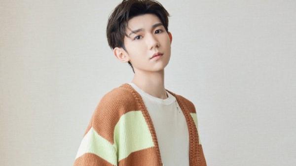 董卿|有种“时尚达人”叫王源，明明看着很普通，一般人却难以驾驭！