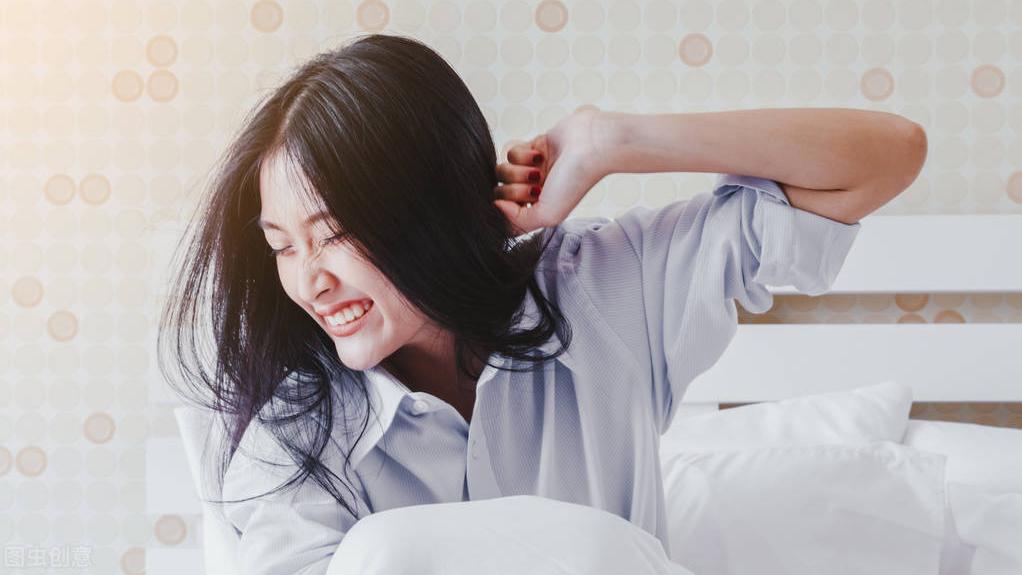 筱西说 那天，分手多年的前男友突然跑来质问我，为什么我离婚了不告诉他