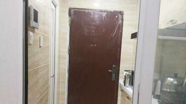 婆家在上海准备一套婚房，36m2花了300万，卫生间小得可怜，心塞