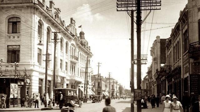 陪你慢慢变老 老照片，1929年哈尔滨城市景象，街头很多衣着光鲜的外国人！