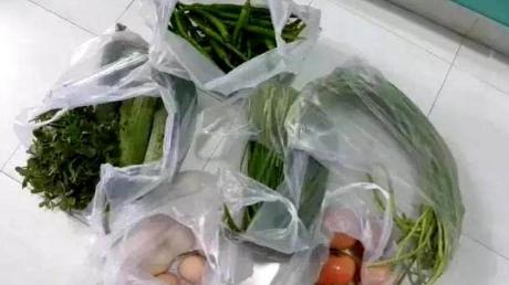 去闺蜜家发现冰箱没有塑料袋，这样布置干净又整洁，拍下来照着学