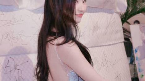 杨幂 提醒女生：护肤品并不是越多越好，尤其是这4种，少用对皮肤更好