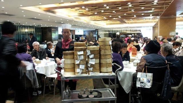 青椒|广东人拼命吃的早茶，为何东北人不爱？东北网友：实力不允许