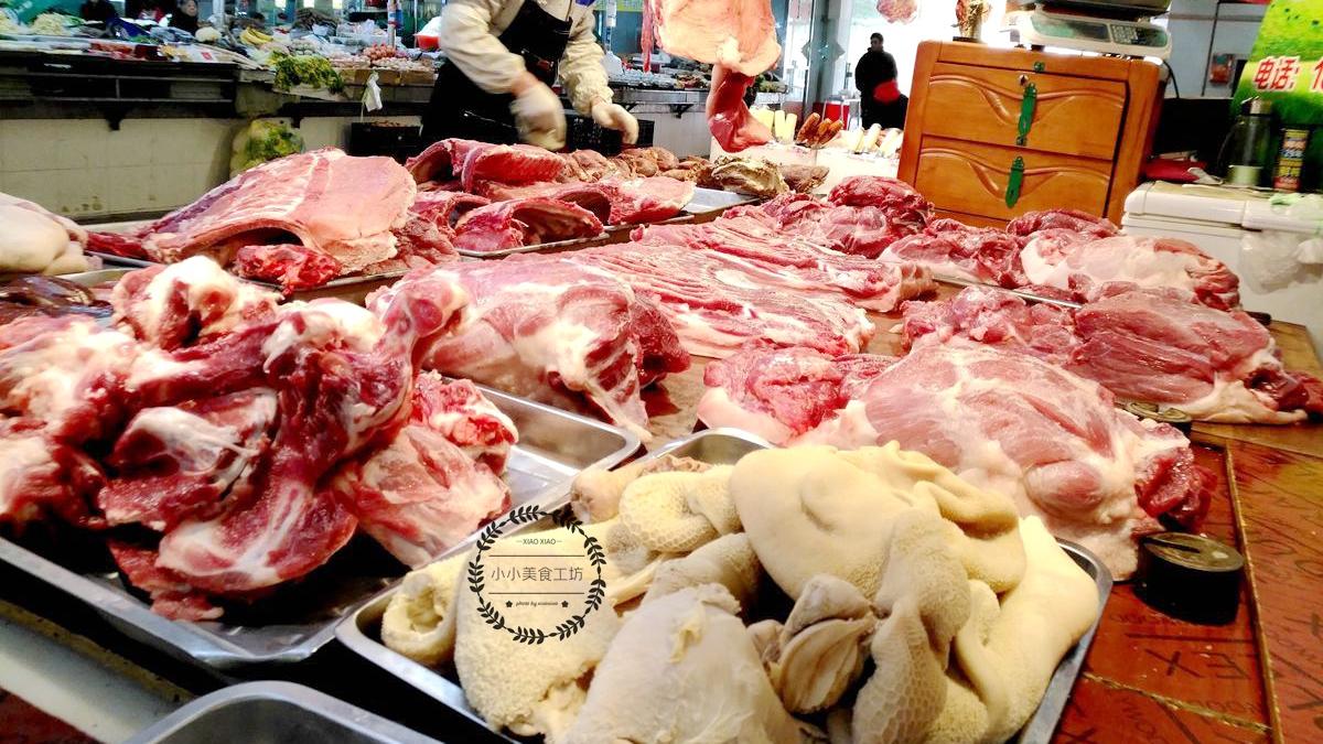 苦瓜|同样是肉，为什么猪肉摆着卖，牛羊肉却挂着卖？肉贩：内行人才懂